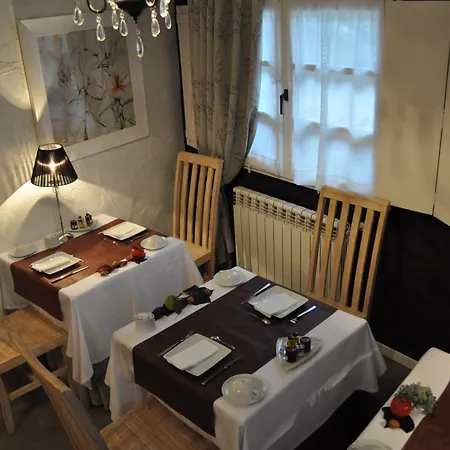 El Bosque De La Anjana 3*